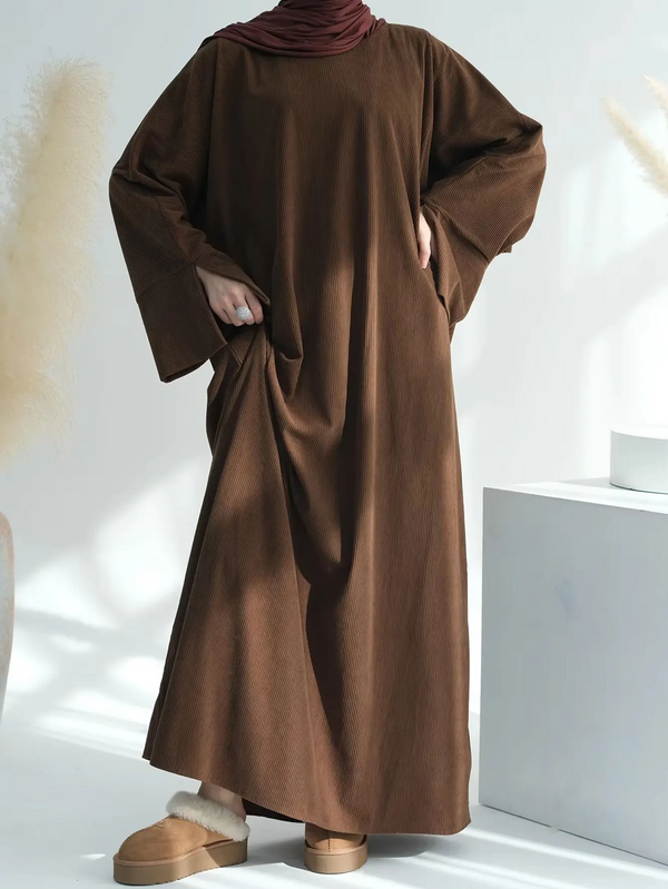 Abaya longue en velours côtelé  classique manches fendues